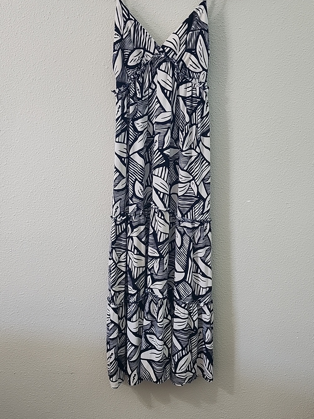 Inspired Hearts Tiered Gauzy Floral Maxi Sun Dress Black and Cream Size M